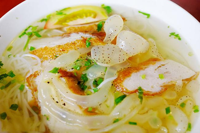 Cách nấu bún sứa nước lèo trong, ngọt thanh